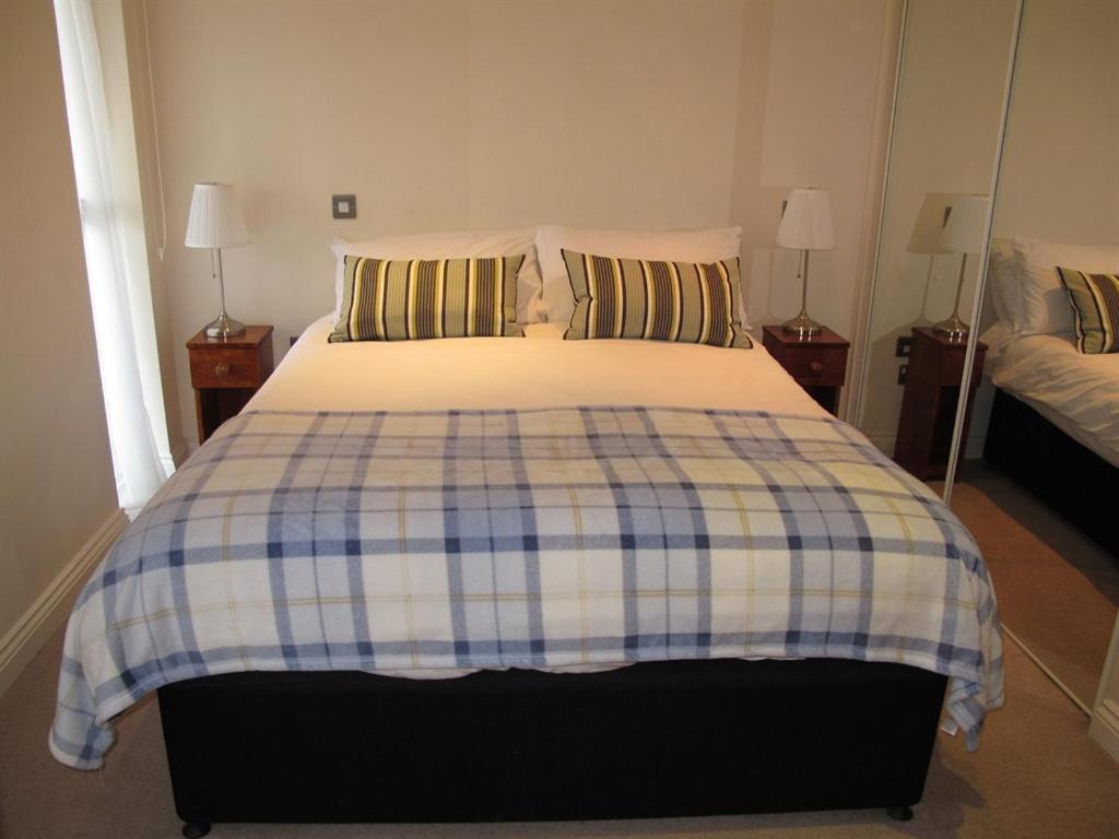 Churchill Two Bedroom Apartments With Free Parking And The Minster View York Zimmer foto
